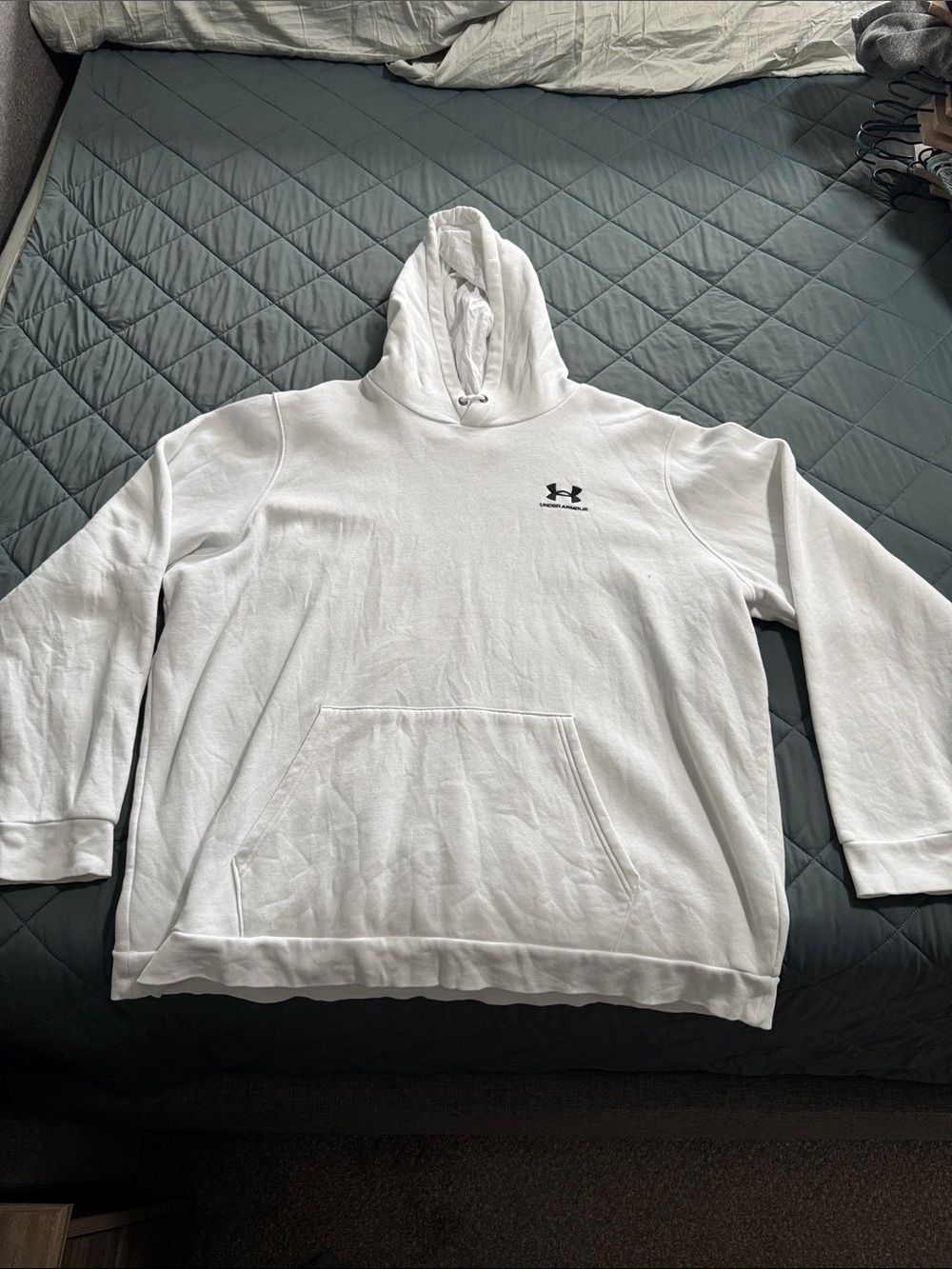 Under Armour Men’s White Pullover Hoodie with Small Logo